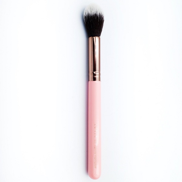 LUXIE 522 TAPERED HIGHLIGHTING BRUSH - ROSE GOLD